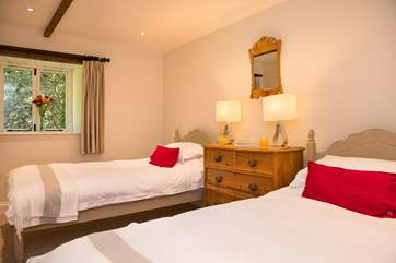 The second twin bedroom.