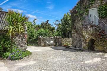 Spacious and well kept external areas.