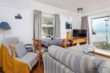 This cosy little cottage is literally on the edge of Cadgwith’s shoreline.