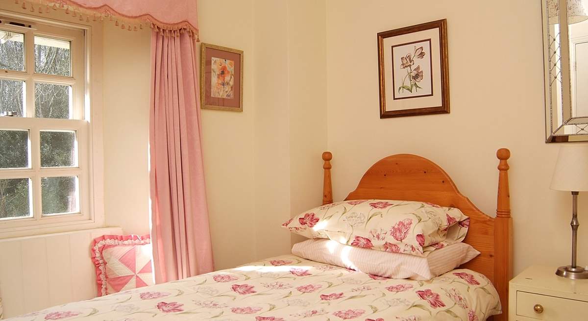 One of the single bedrooms (Bedroom 4).