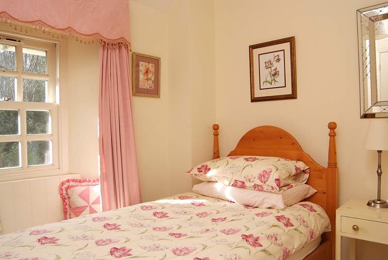 One of the single bedrooms (Bedroom 4).