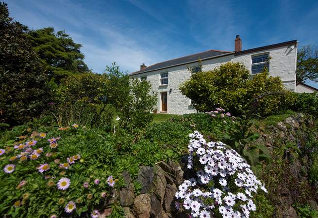This most beautifully kept period property is semi-detached and the friendly owners live next door.