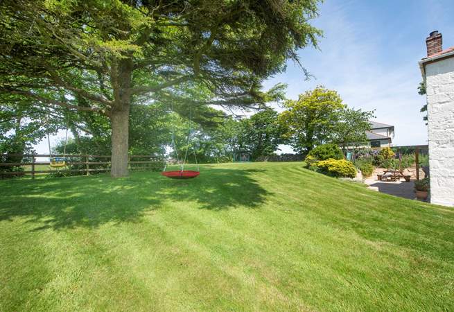 A big velvet lawn for the children to enjoy.