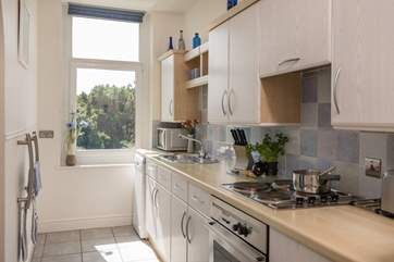 The well-equipped kitchen.