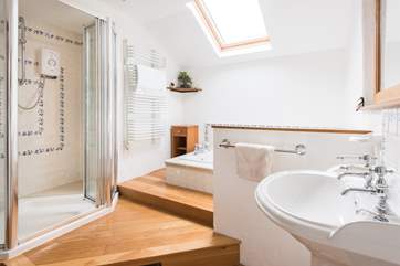 Large shower cubicle, a sunken bath, what more could you need.