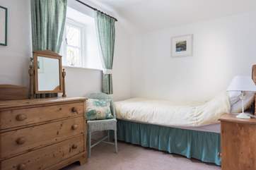 The single bedroom with 3' bed (Bedroom 3).