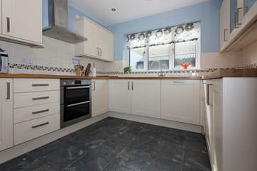 The gorgeous kitchen.