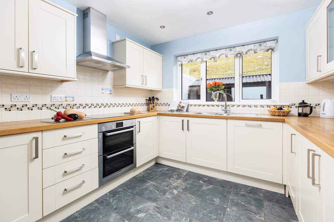 A well equipped kitchen, perfect for cooking up your favourite holiday meal.