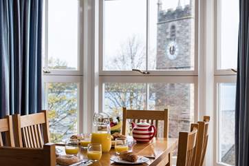 What a wonderful view to enjoy as you gather for meals.