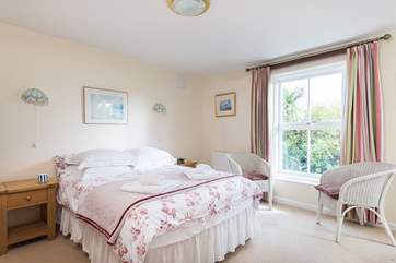 The double bedroom on the lower ground floor (Bedroom 1).