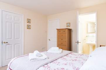 This bedroom has an en suite wet-room (Bedroom 1).