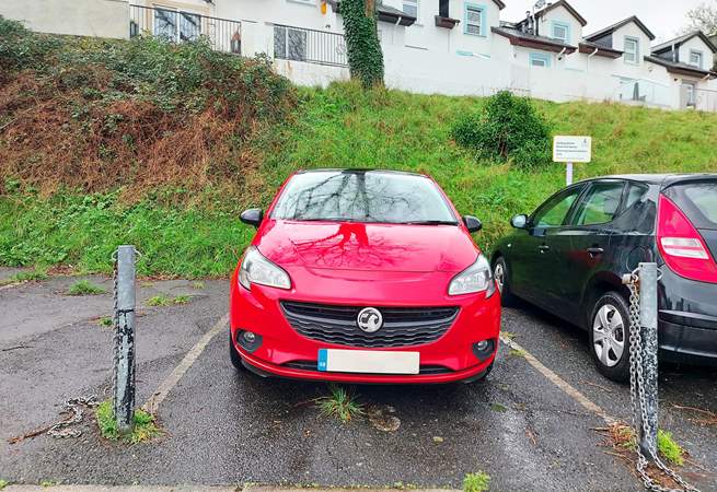 The extra car parking space is also suitable for a medium sized car (such as a golf). 