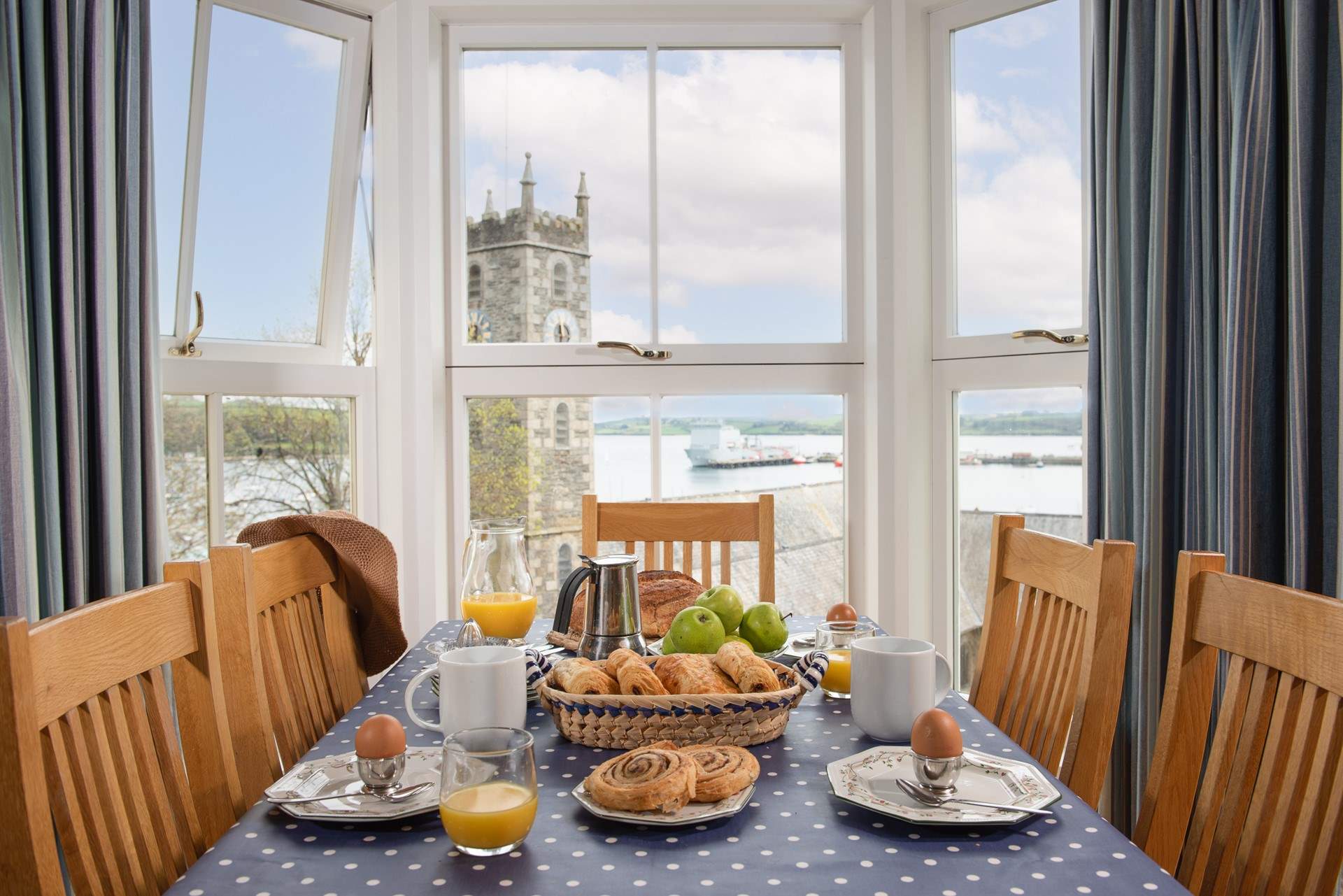 Such a fabulous view from the dining-table.