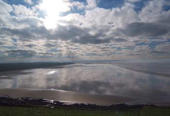 Saunton Sands is nearby - a vast expanse of sand to enjoy!
