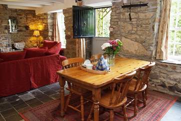 Primrose Cottage has a stable-door leading out to the garden.