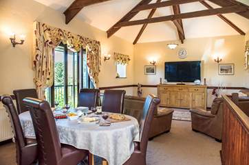 The spacious lounge dining room