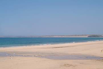 Carbis Bay beach is nearby.