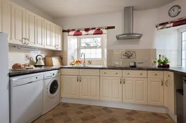 The kitchen is very well equipped.
