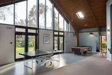 Table tennis or pool, which one to play first?