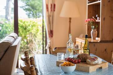 Enjoy a sociable meal around the dining-table.