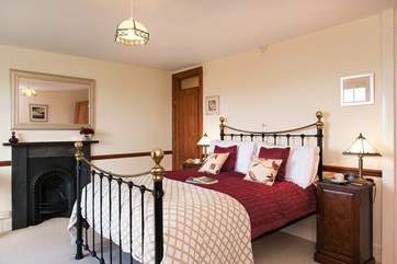 Bedroom 3 has a lovely king size bed (5')