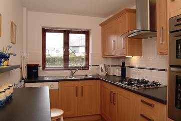 The well-equipped kitchen.