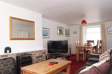 The sitting/dining-room.