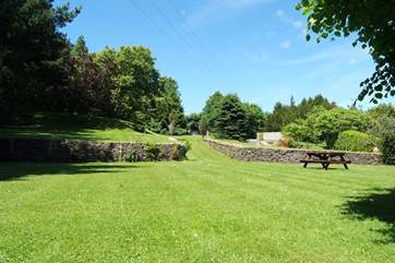 This huge garden is great for games (but please respect the neighbour’s peace and quiet and play noisy games at the far end away from the properties.