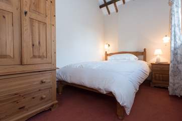 Bedroom 5 has a 4' single bed.