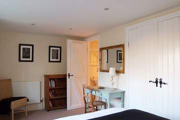 The double bedroom has an en suite shower-room.