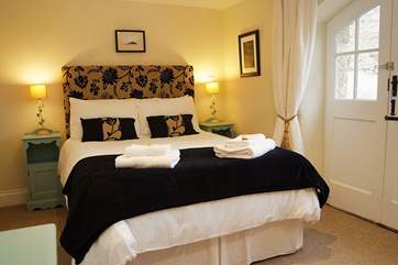 The gorgeous double bedroom on the ground floor (Bedroom 1).