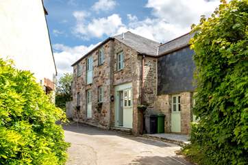Welcome to Higher Treluswell Barn.