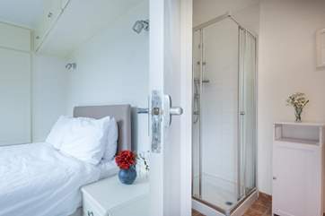 The en suite shower-room.