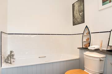 The en suite for Bedroom 4.