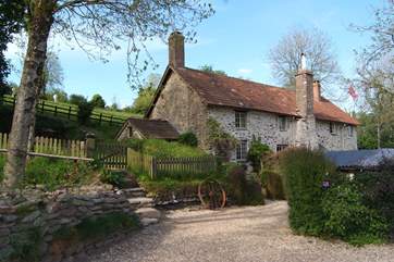 Week Cottage, part of historic Week Farmhouse, is the most peaceful cottage for two to escape to. Dog friendly, with an enclosed garden and walks up on to Exmoor from the farmstead.