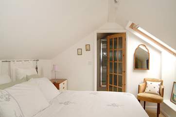 Bedroom 3 has 'zip and link' (double or twin) beds and an en suite shower-room.