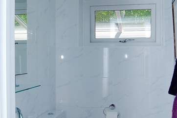 The en suite WC and wash-basin for Bedroom 5.