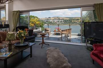 What an amazing room, with equally amazing views!