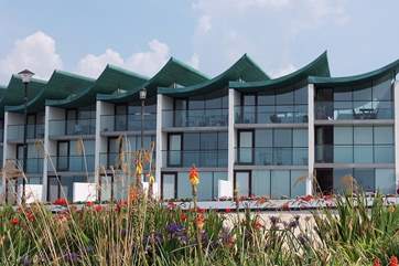 This is the sea-facing view of the Nautilus Apartments. Sundowner is on the ground floor, looking right out to sea.