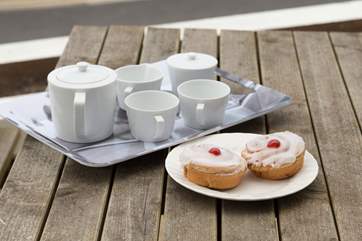 The picnic table on the patio is a great place to take in the holiday atmoshpere, watching the world go by.