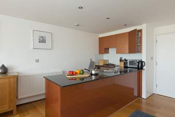 There is a stylish contemporary kitchen but Westward Ho! has many places to eat out - try The Pier House at the far end of the seafront or the Moran's Thai restaurant at the heart of the town.