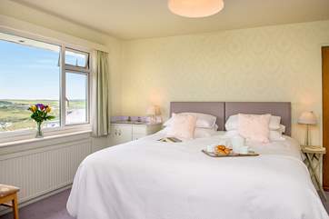 The bed in bedroom 1 can either be a super-king size double or twin beds.