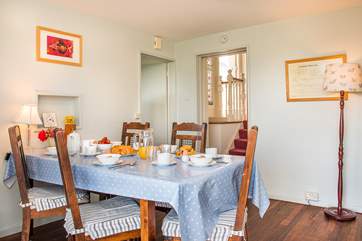 The dining-area next to the kitchen is the perfect spot for breakfast and lunch.