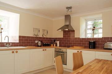 The spacious breakfast kitchen.