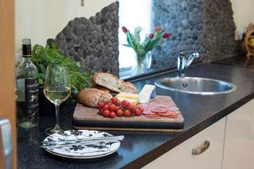 A lovely, quirky pebble splash back.