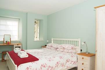 Bedroom 1 has a 5' double bed.