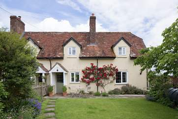 Old Down Cottage is in a beautiful rural location with a fully enclosed front garden.