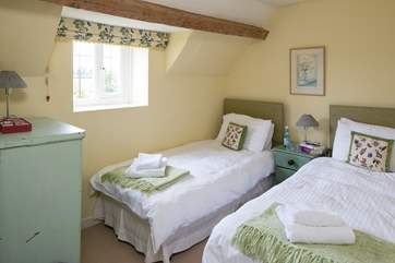 The pretty twin room on the first floor (Bedroom 3).