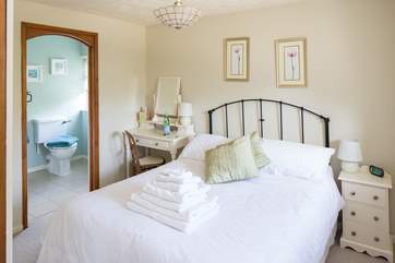 The double bedroom has an en suite shower-room.