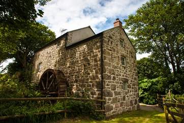 The wheel is intact on the mill